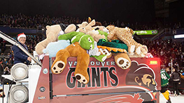 vancouver-giants-2019-teddy-bear-toss-game